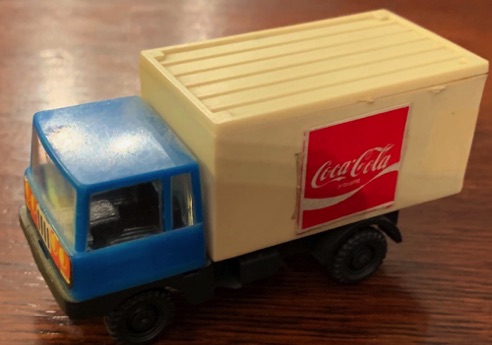 10105-1 € 3,00 coca cola vrachtwagen blauwe cabine.jpeg